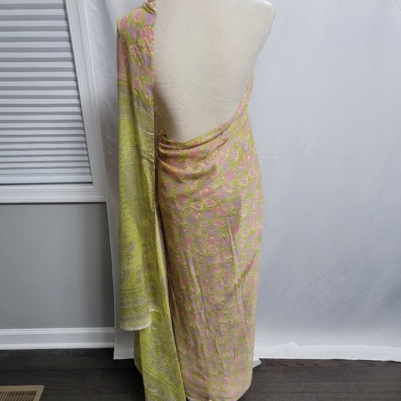 Green polyester saree/sari with purple, pink, and yellow leaves print - Picture 8 of 13